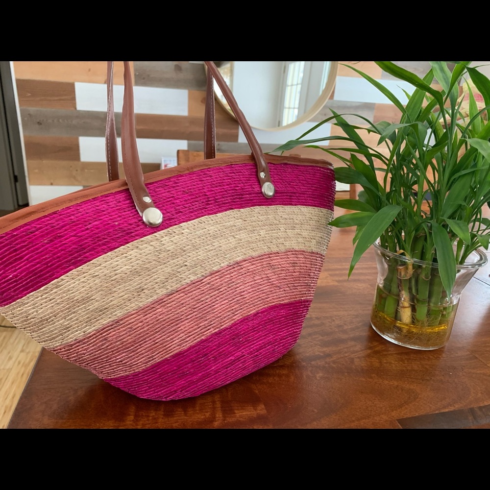 New. Multicolor stripes fiber beach bag